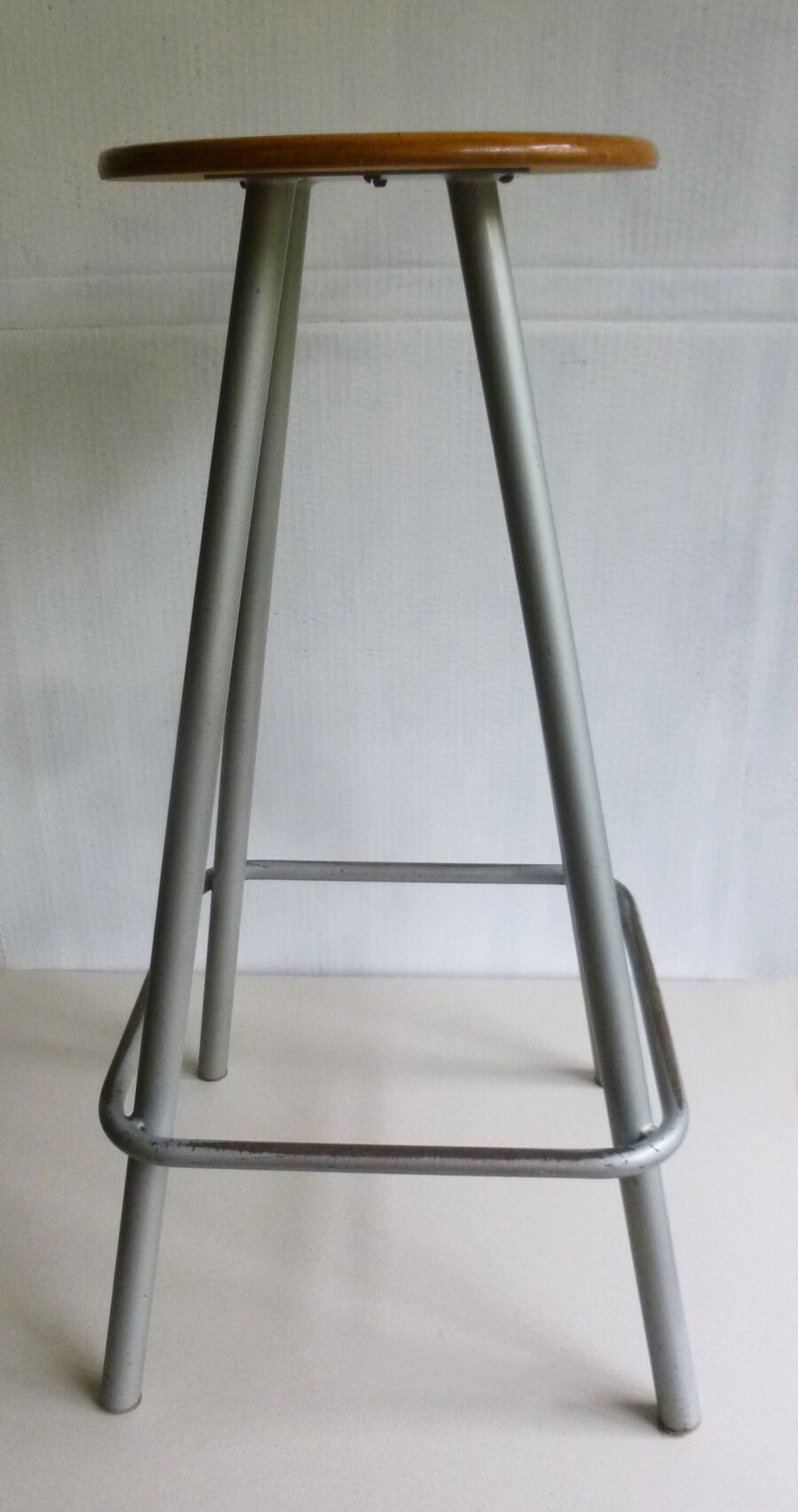 High stool in wood and metal