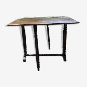 Old 2-pronged service table