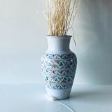 Vase coloré en terre cuite émaillée
