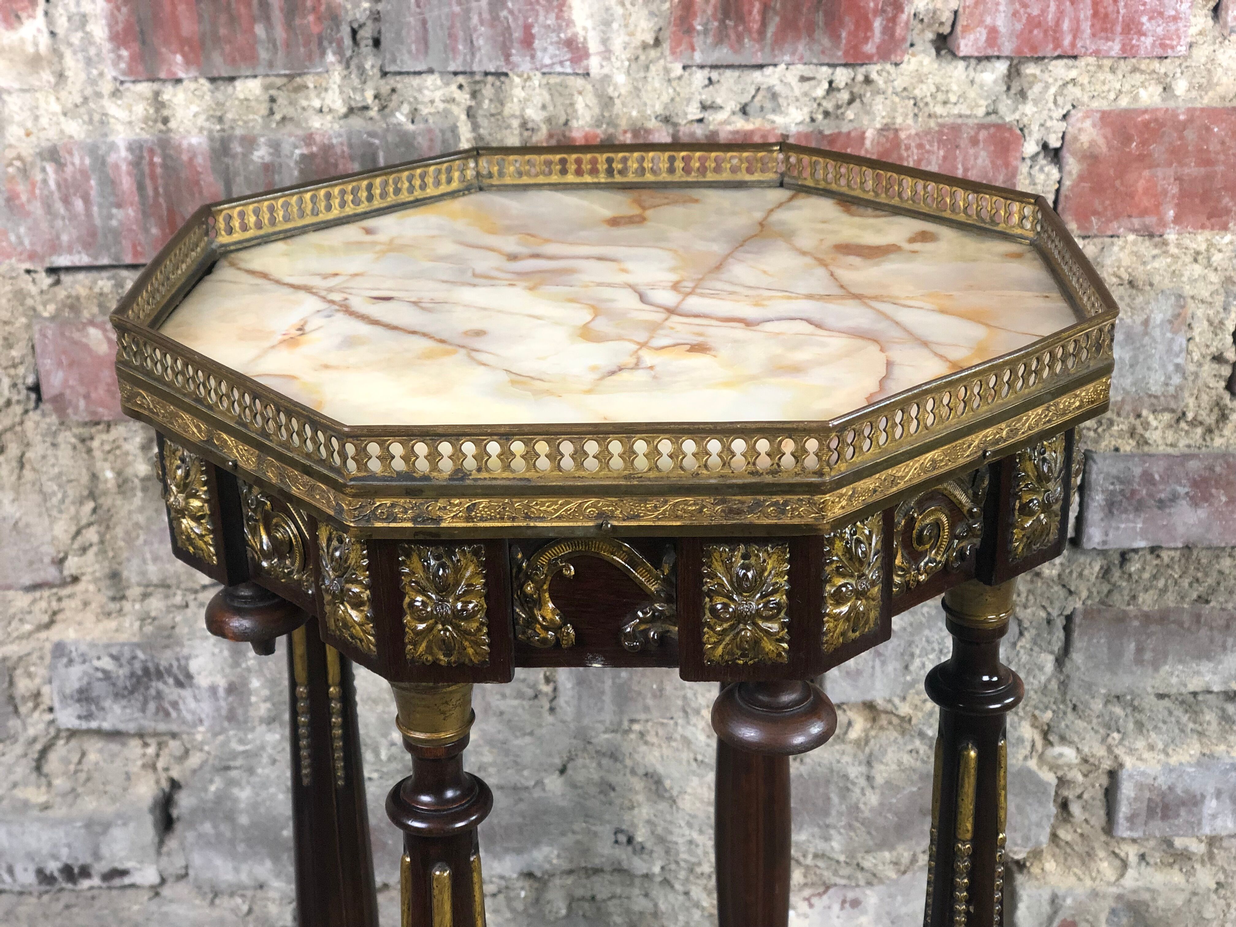 Pedestal table / harness Napoleon III era marble top