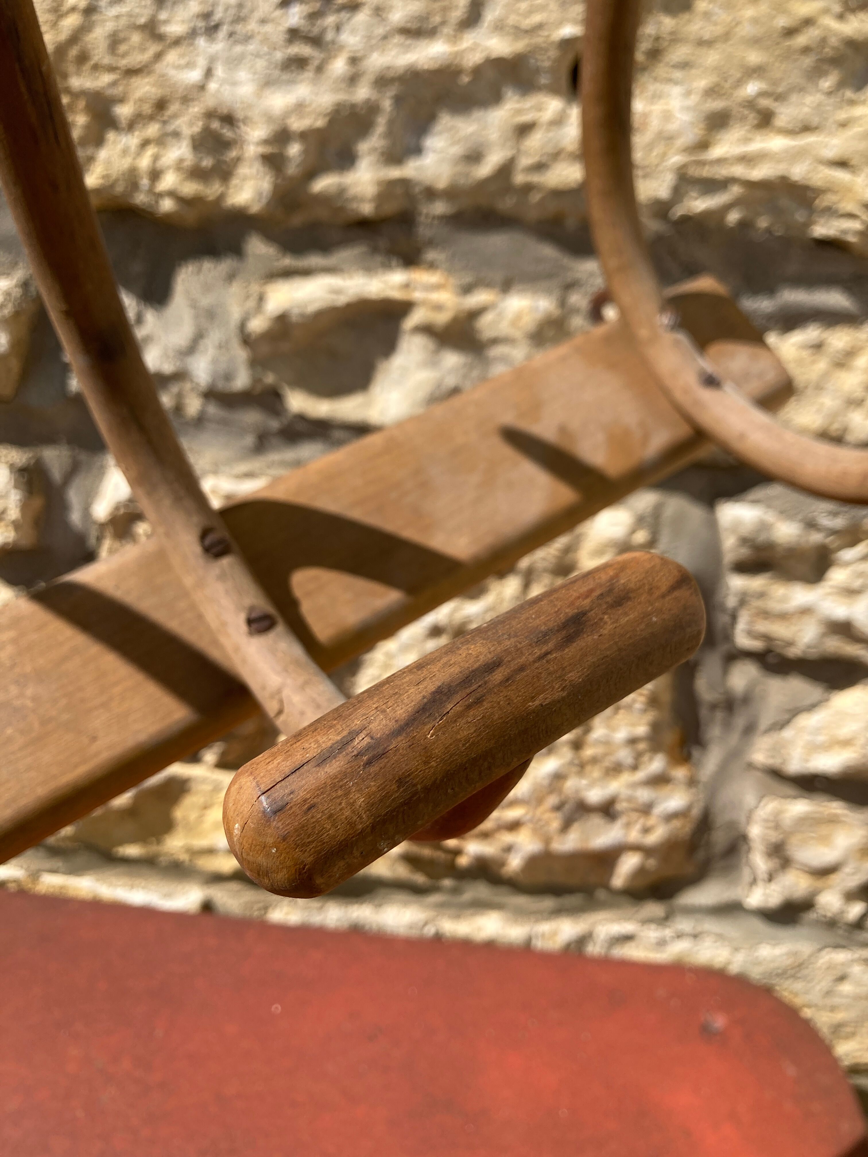 Coat rack style thonet