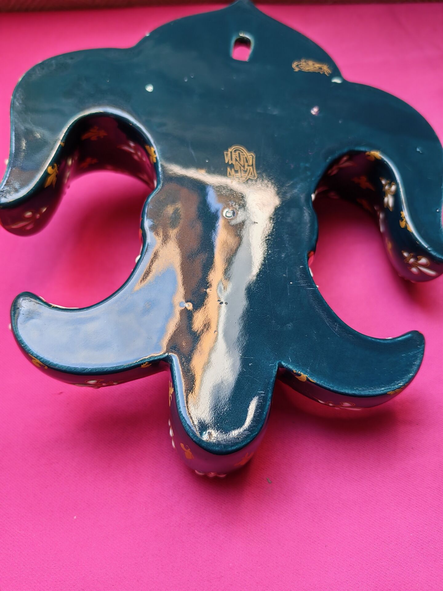Antique Wall Vase Fleur de Lys in Gien Blue and Gold Earthenware - Jard