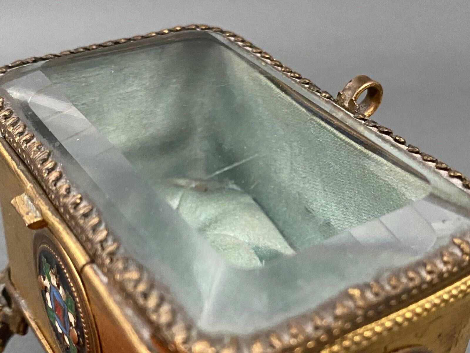 Cloisonné jewel box Napoleon III Faceted glass nineteenth