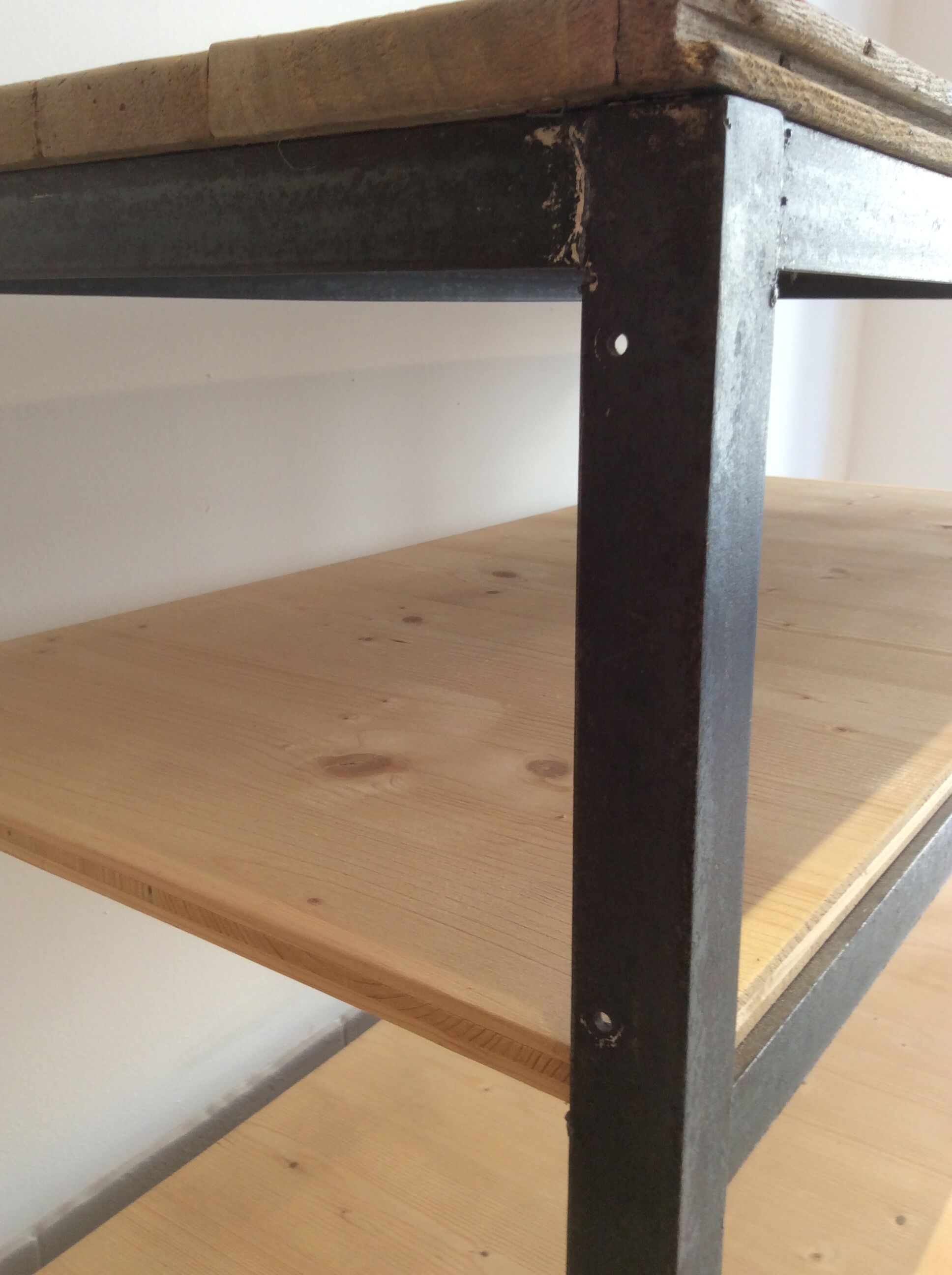 Meuble d'atelier établi en fer et bois