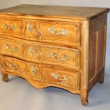 Lyonnaise chest of drawers, 18th century, blond walnut