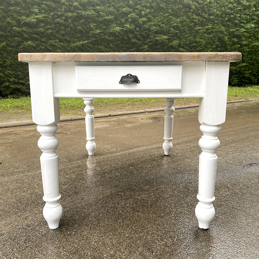 Table wood turned feet