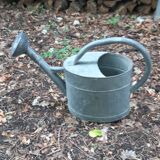 Zinc watering can