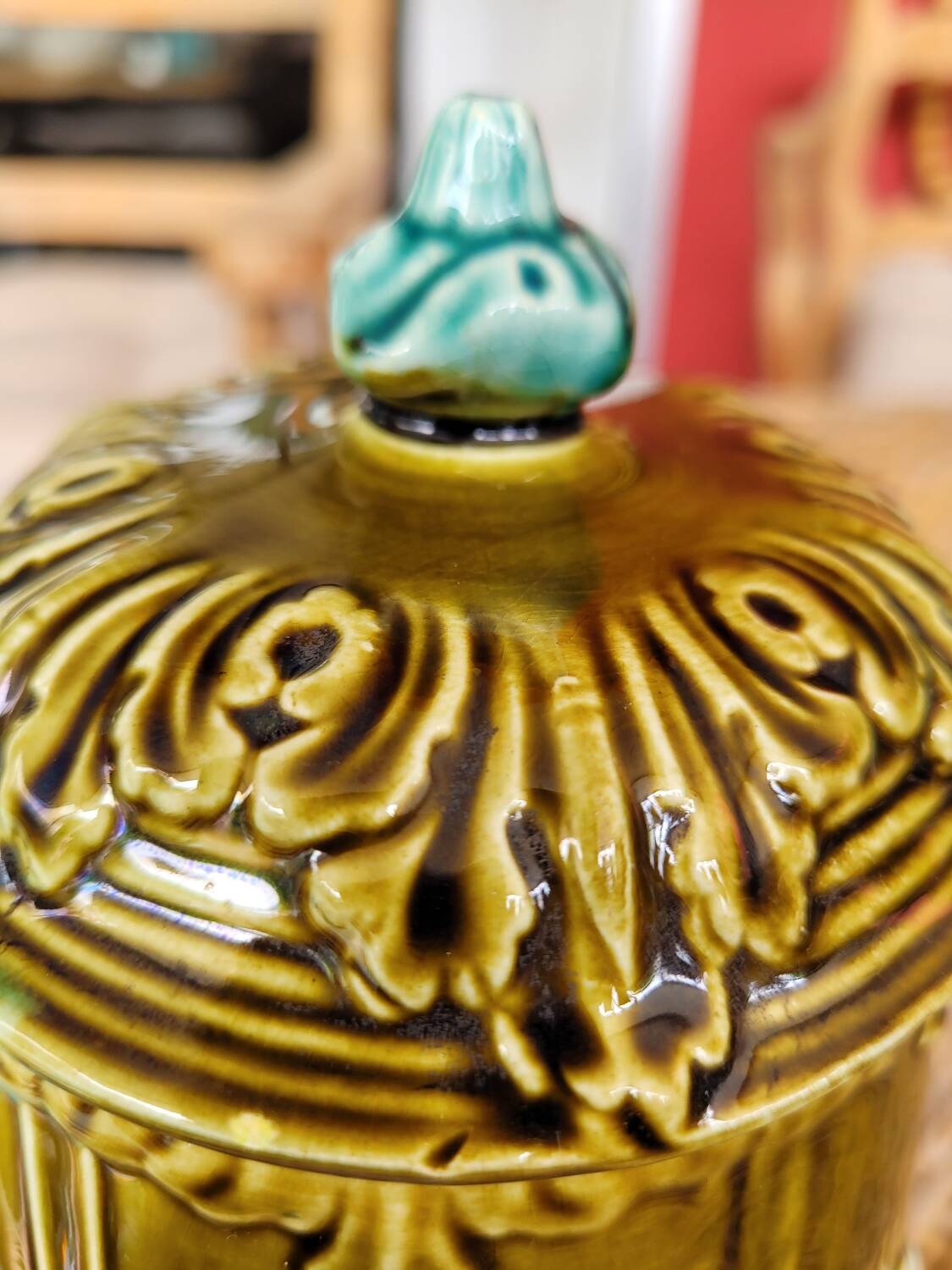 Covered slip pot