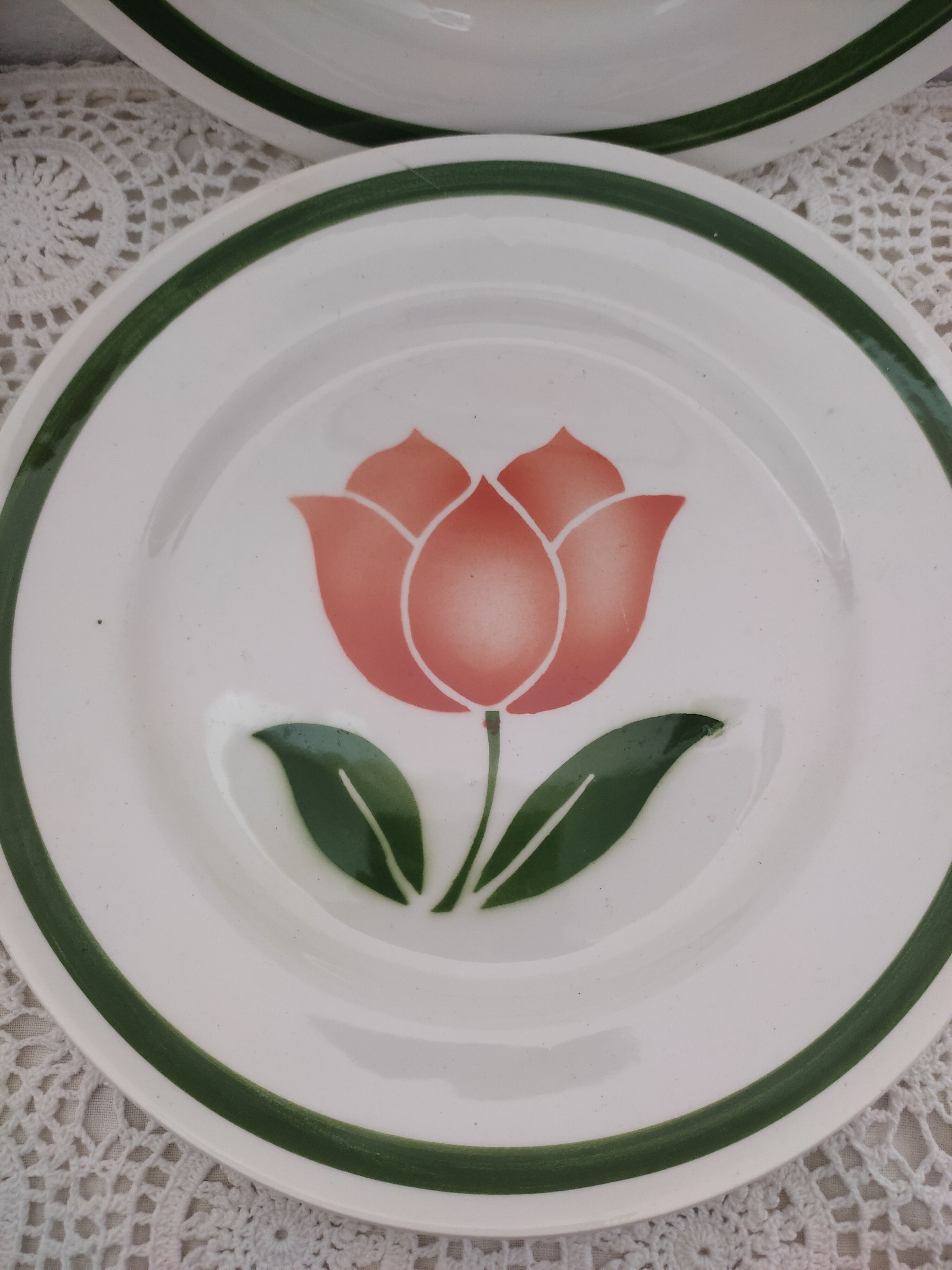 Plate dessert mill of wolves