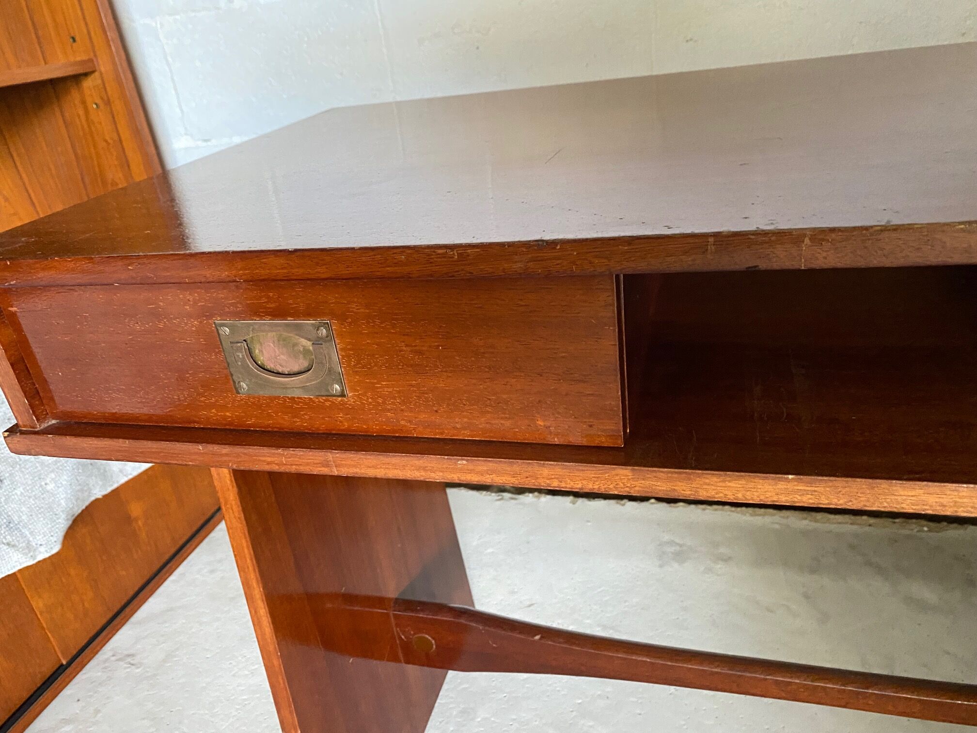 Gautier desk 2 drawers 2 wooden niches 1970