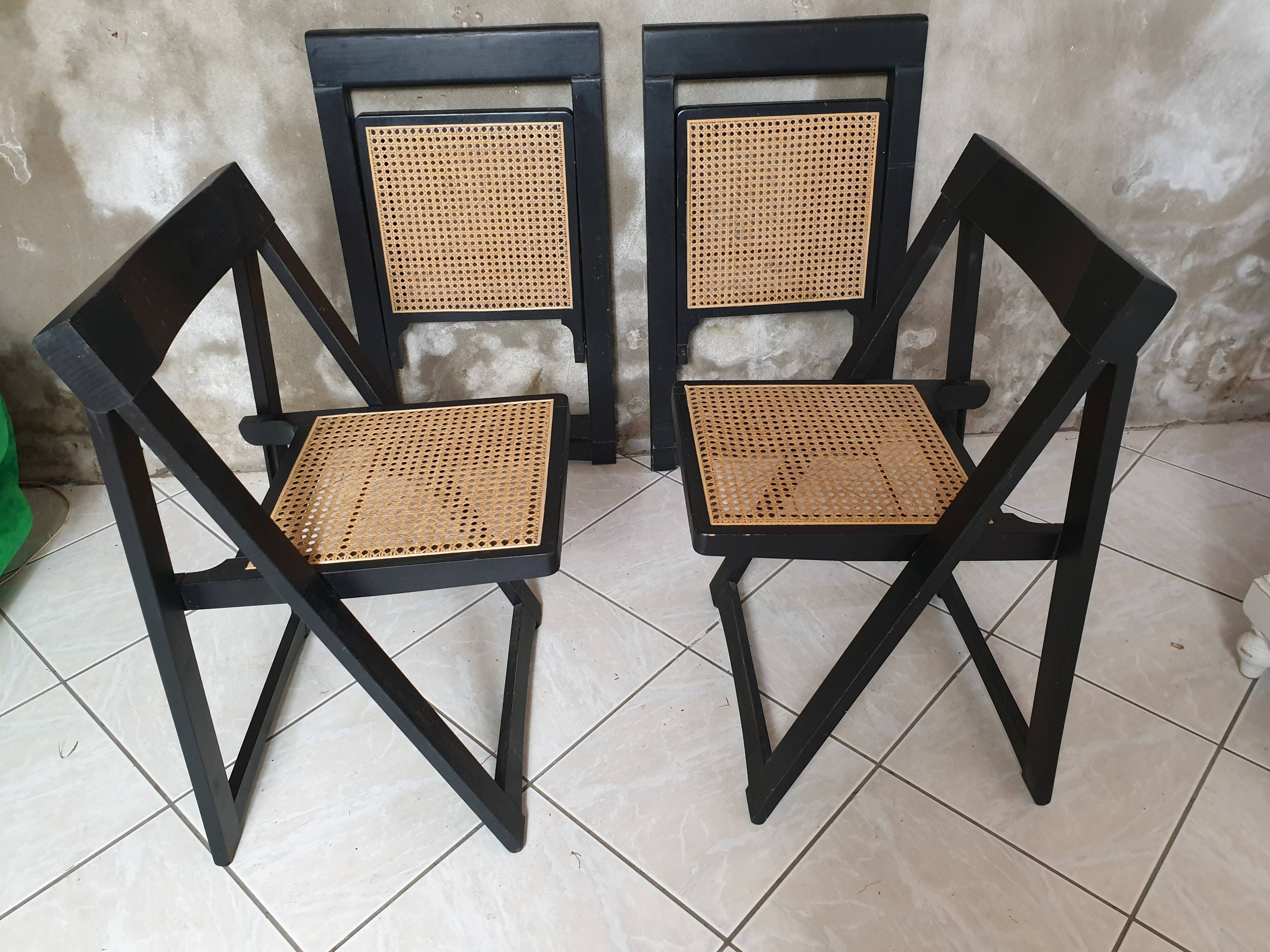 4 folding chairs