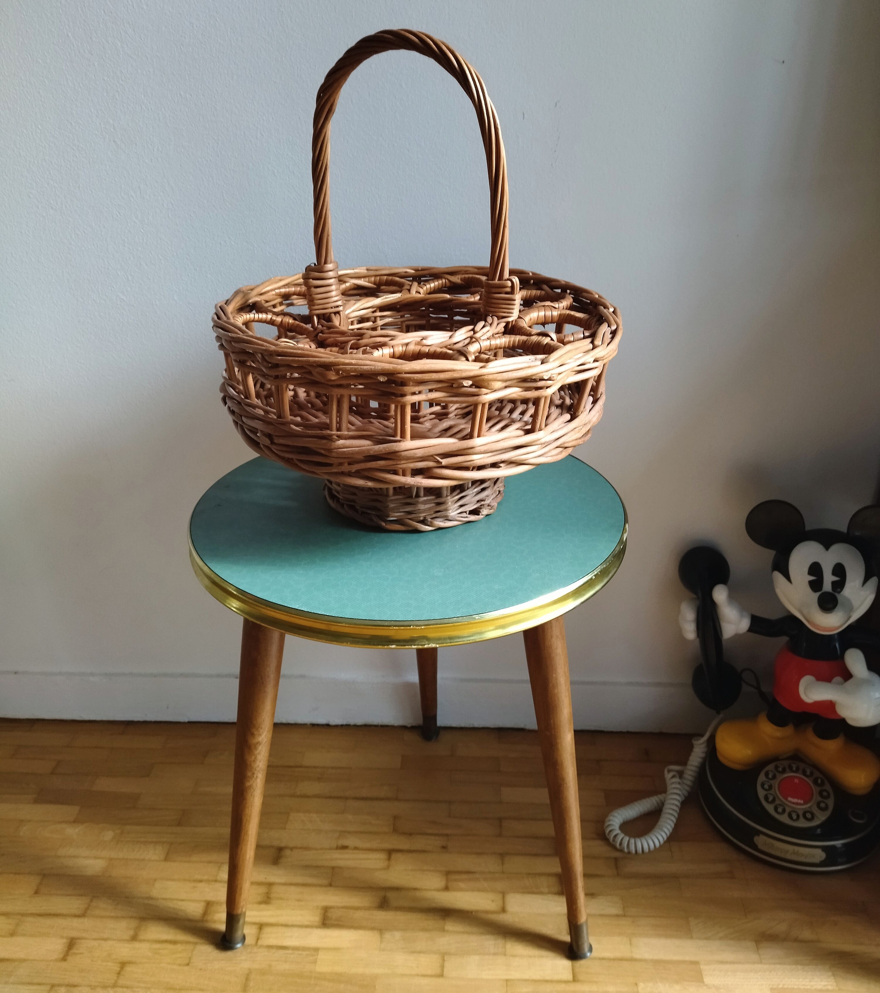 Porte bouteille et verres en osier tressé