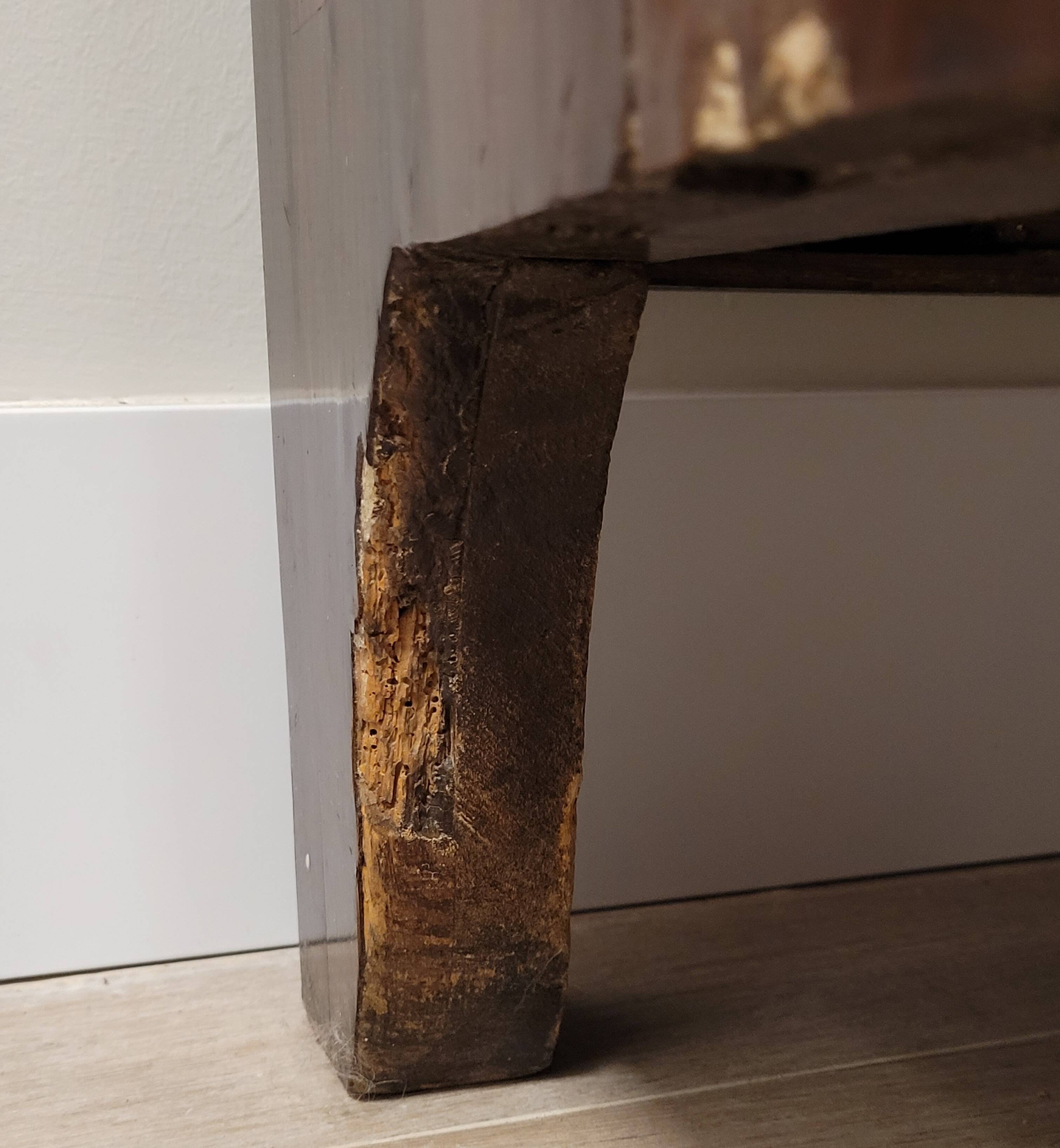 Cómoda Estilo Luis XV, Marquetería y marmol, Napoleón III, s. XIX – France