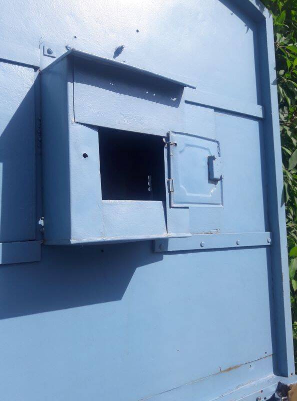 Porte portail H205xL103 ancienne en fer cintrée avec boite aux lettres