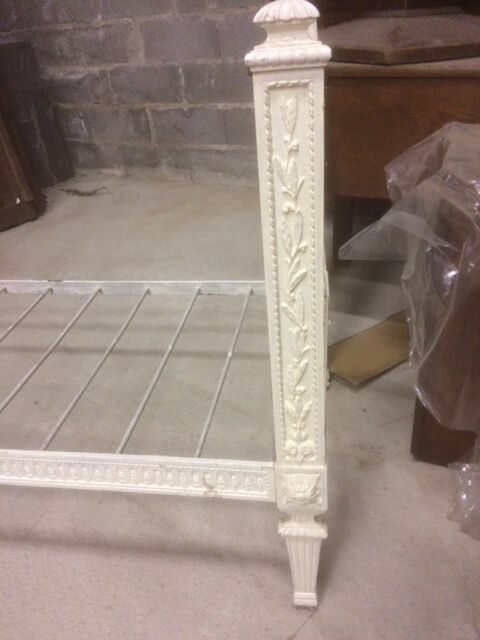 old cast iron bed (wrought iron)