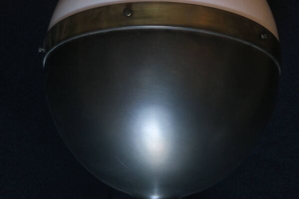 Grande suspension Hicks en bronze et boule de verre, États-Unis