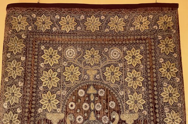 Broderie Indo Portugaise Du 18° Siècle Au Fil d'Or Sur Velours