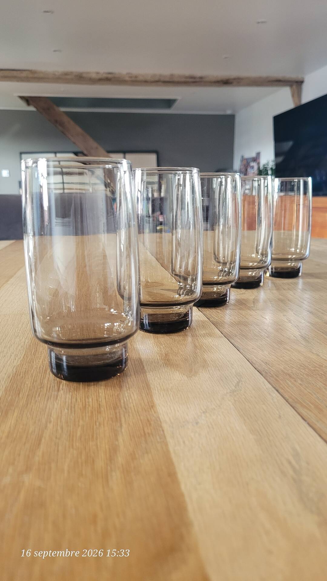 5 verres à eau  vintage en verre fumé