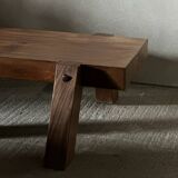 Table basse brutaliste en acajou