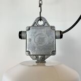 Lampe d'usine industrielle en métal émaillé blanc et verre, 1990