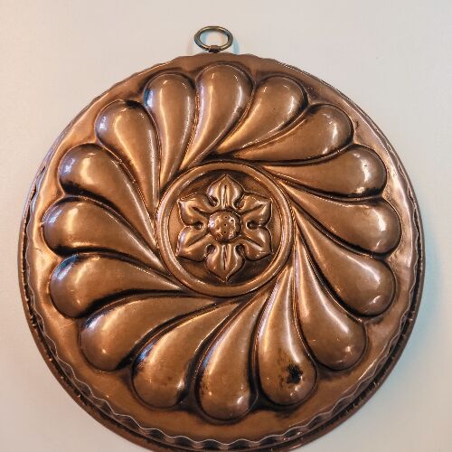 Copper cake pan 29cms in diameter