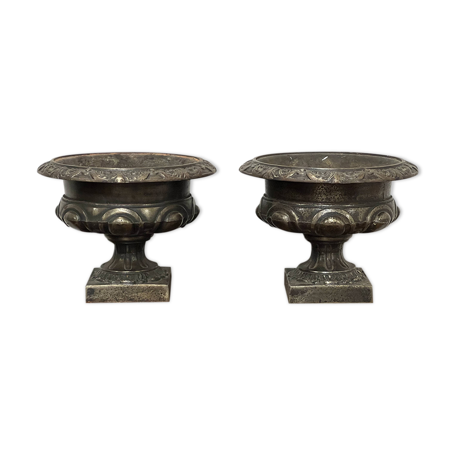 Pair of medicis vases/planters