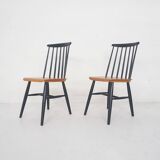 Ensemble de deux chaises à dossier en fuseau, Pays-bas, années 1960