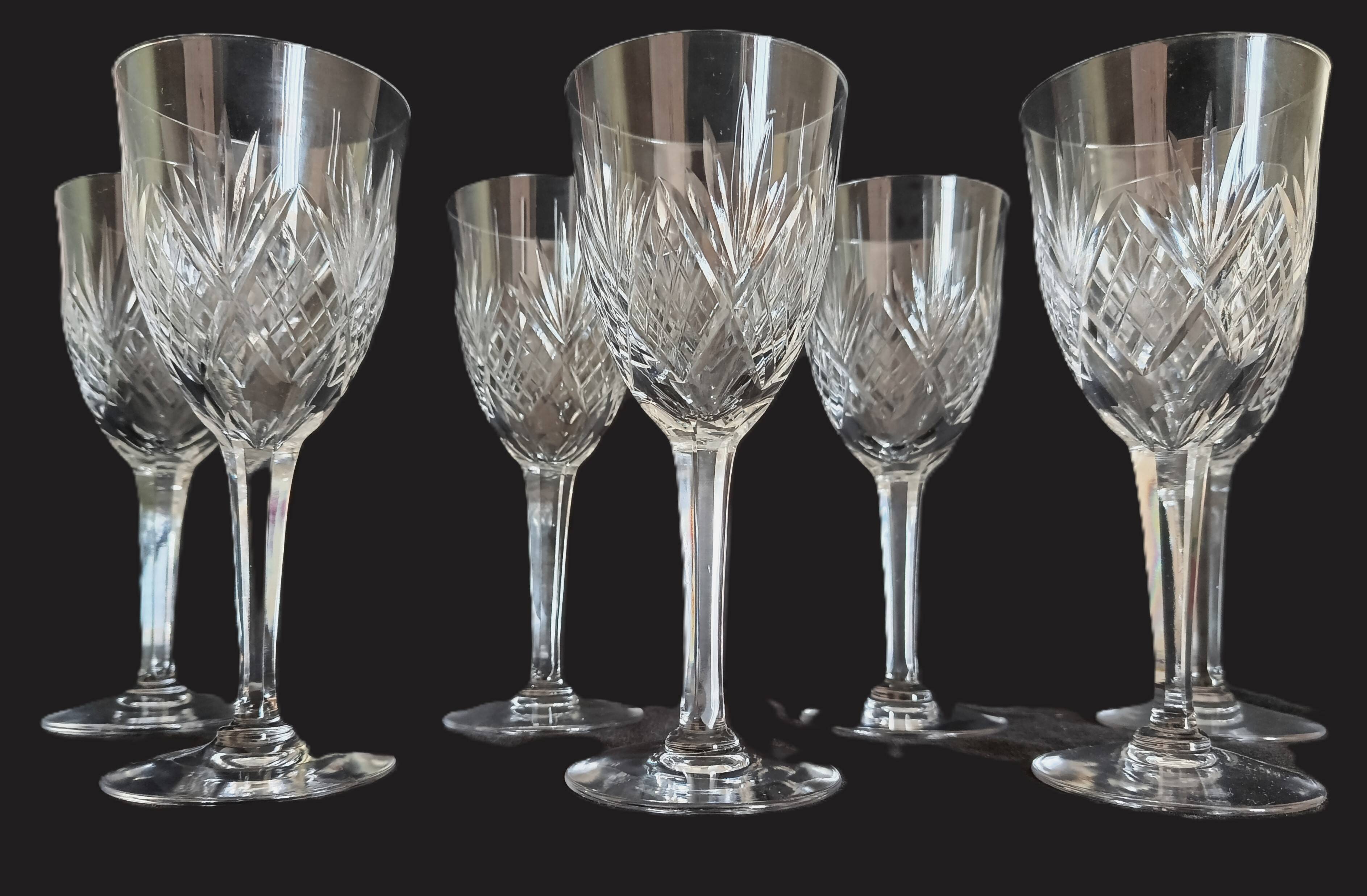 6 grands verres en cristal St Louis modèle Chantilly, non-signés