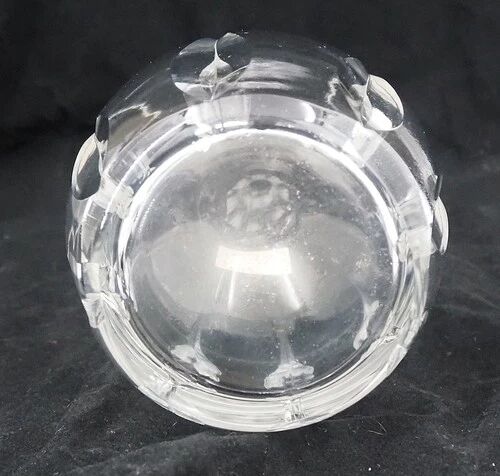 Crystal carafe Saint Louis model Cerdagne, signed, excellent condition.