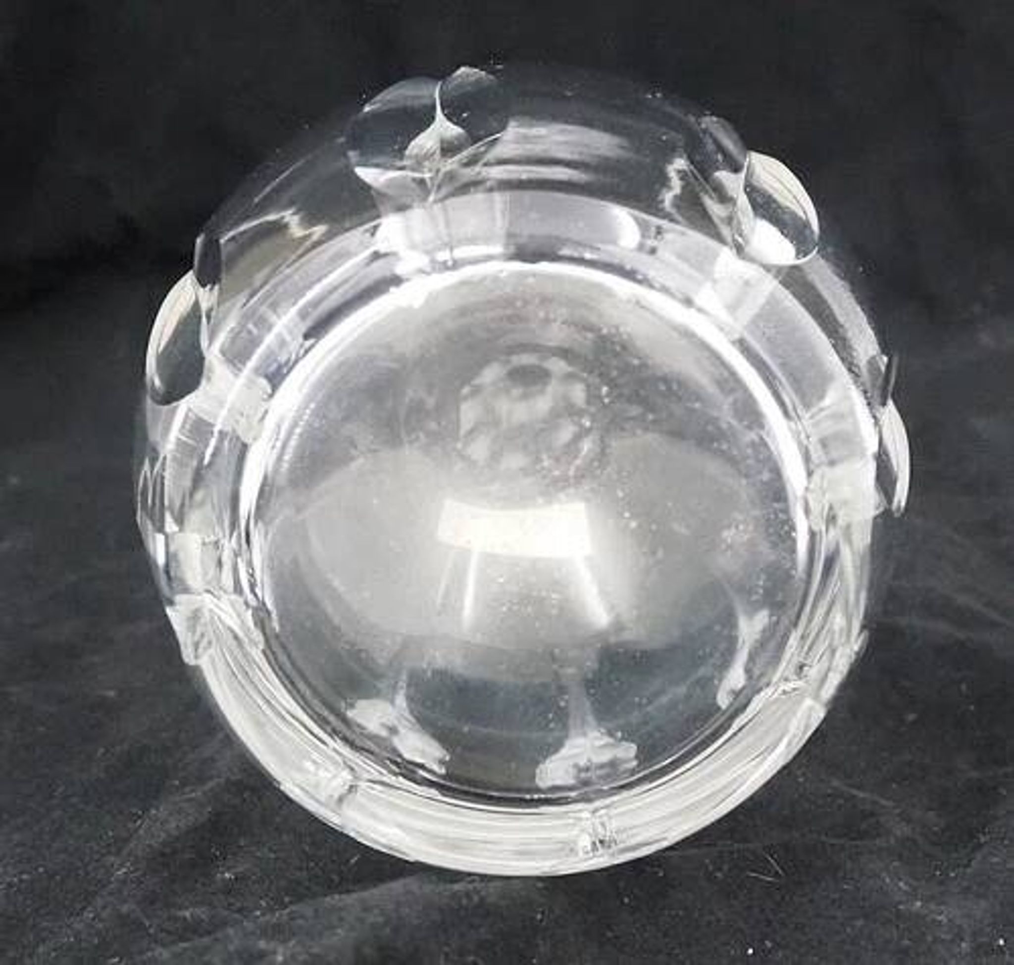 Crystal carafe Saint Louis model Cerdagne, signed, excellent condition.