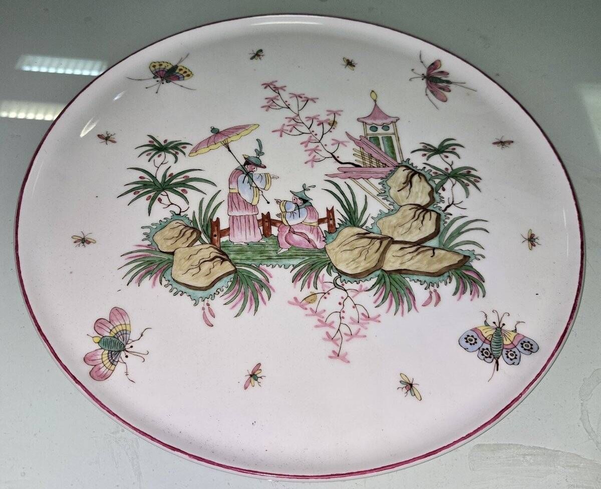 Grand plat en céramique a décors au chinois