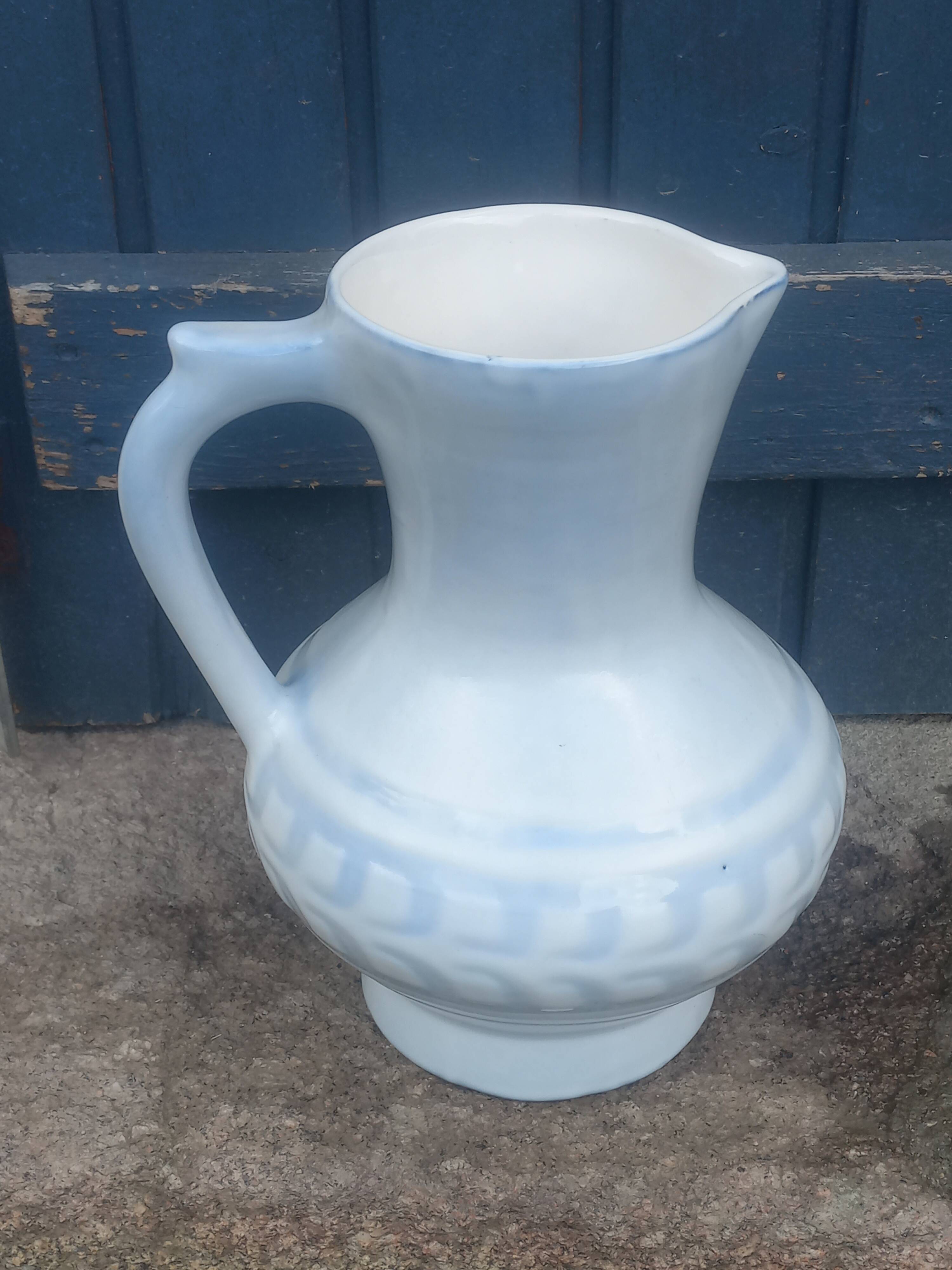 Roger Capron pitcher vase in Vallauris ceramic