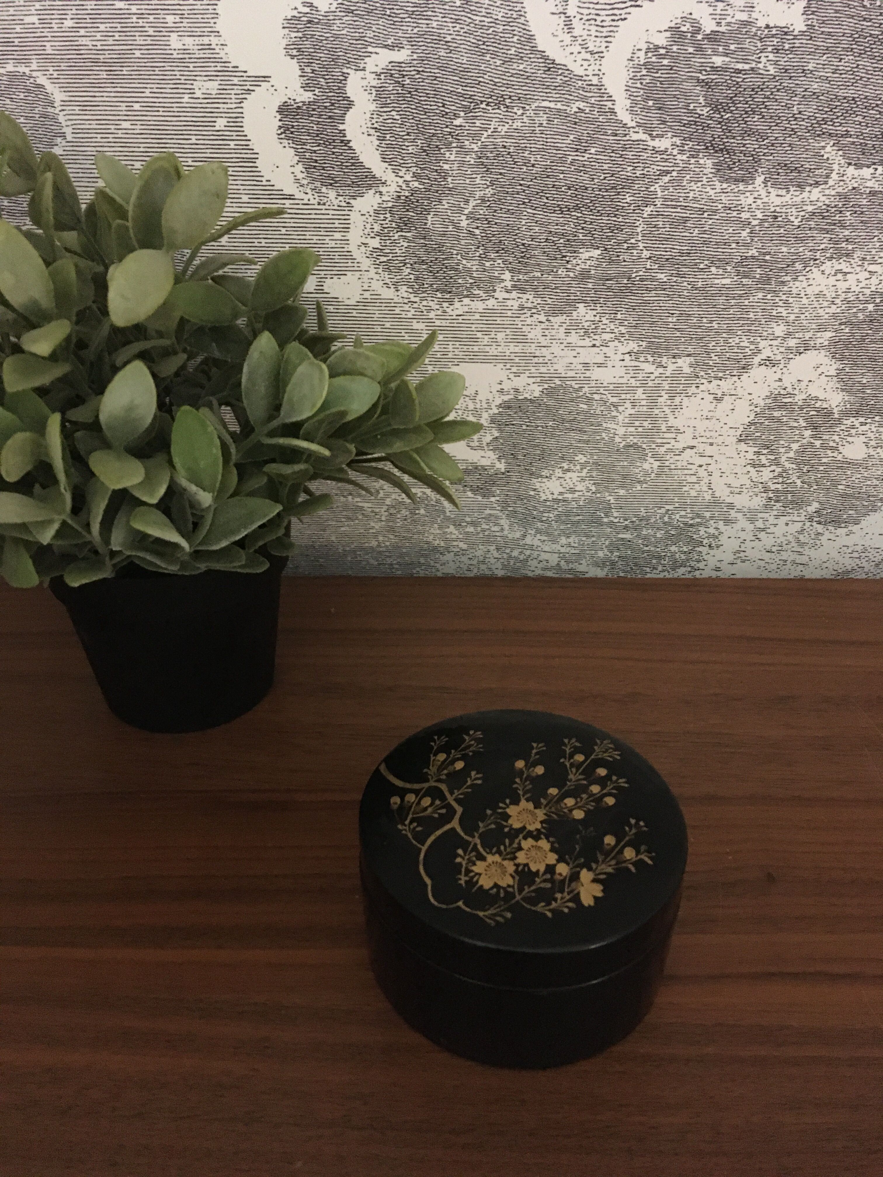 Black and gold lace box