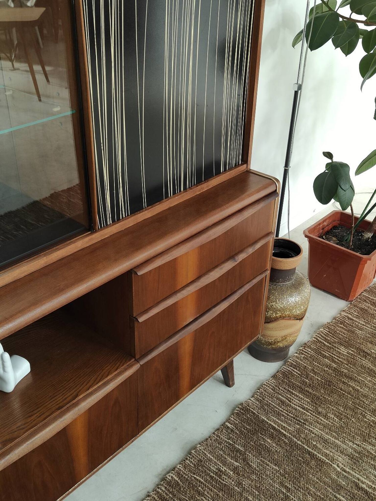 Buffet vaisselier U372/386 B.Landsman et H.Nepozitek pour Jitona 1960