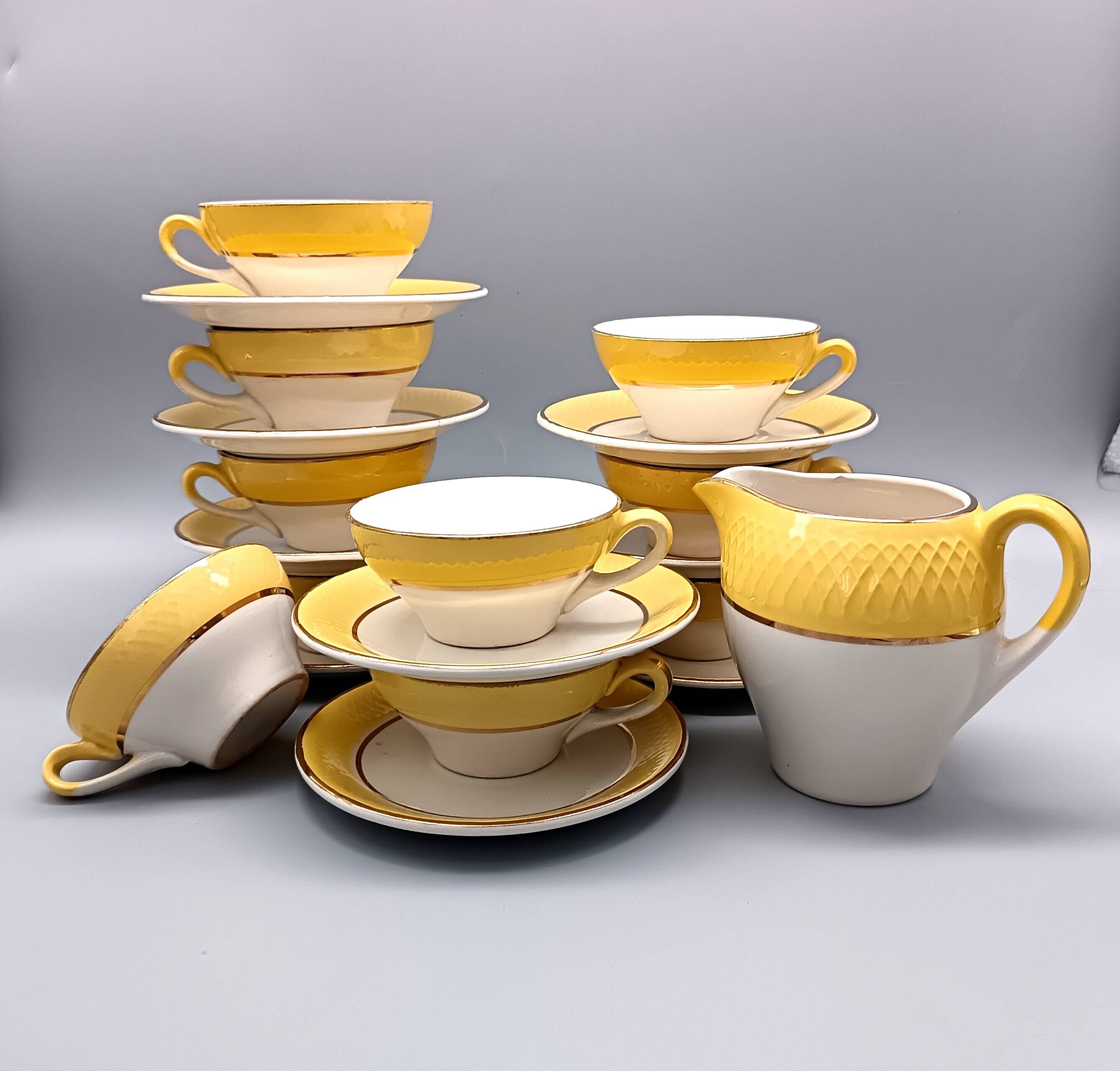 9-cup coffee set, textured yellow Moulin des Loups milk jug