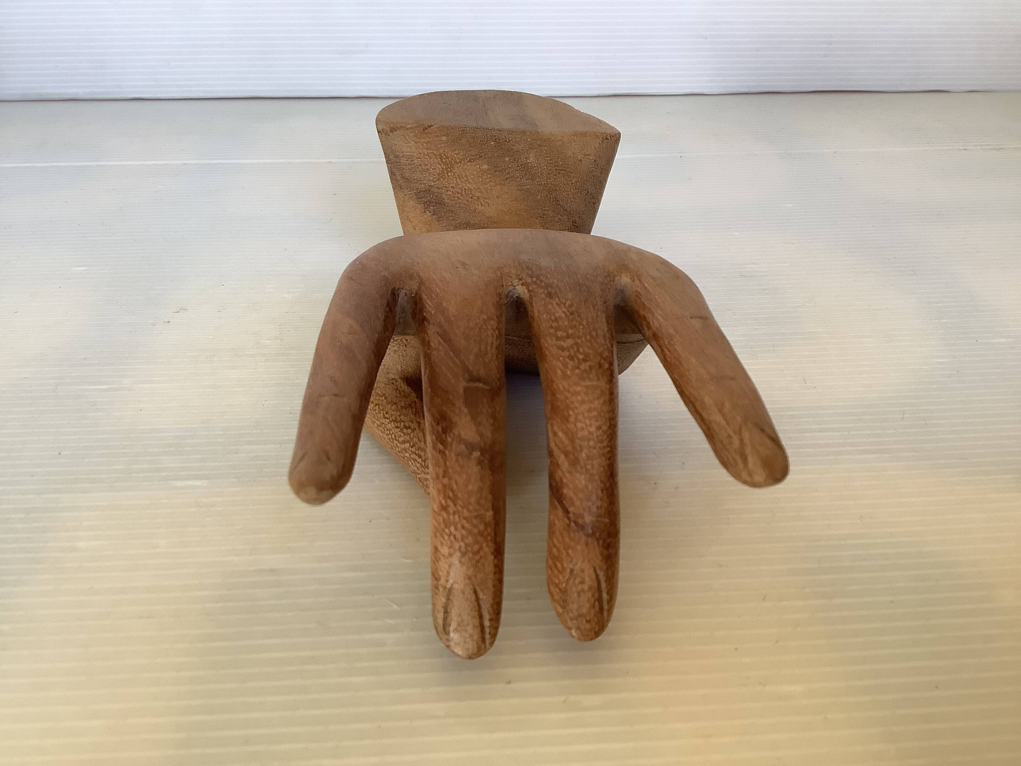 Wooden hand ring sizer pocket emptier