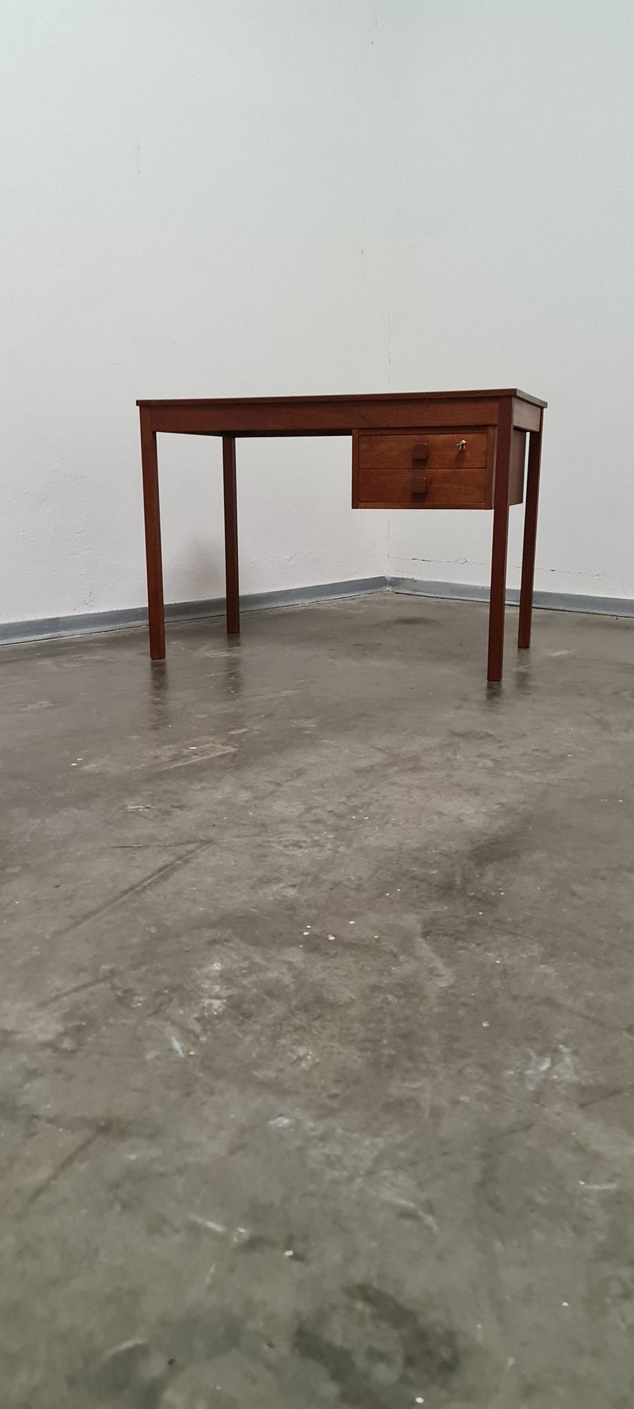 Table d’écriture en teck vintage