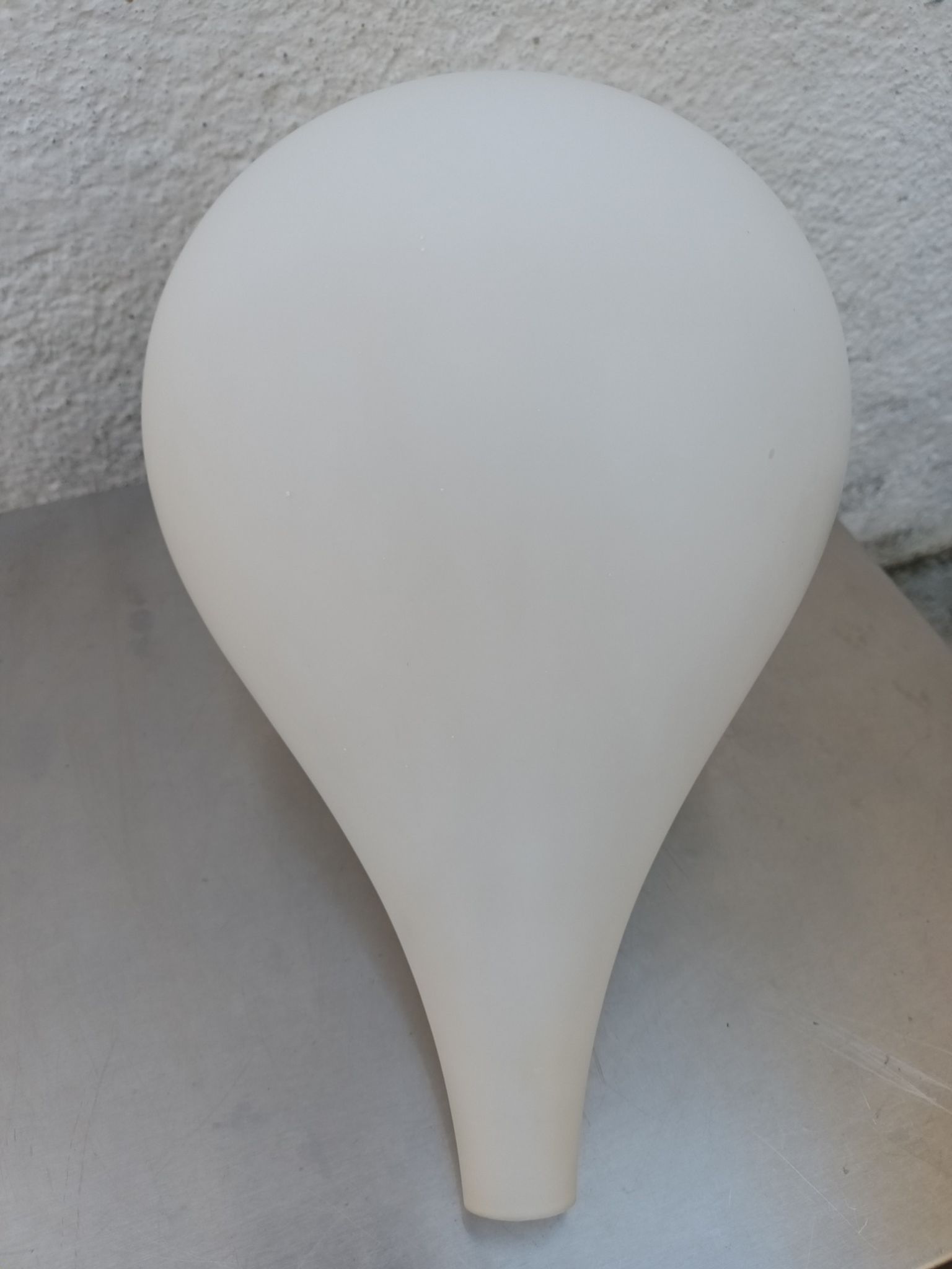 Scandinavian suspension "drop" opaline