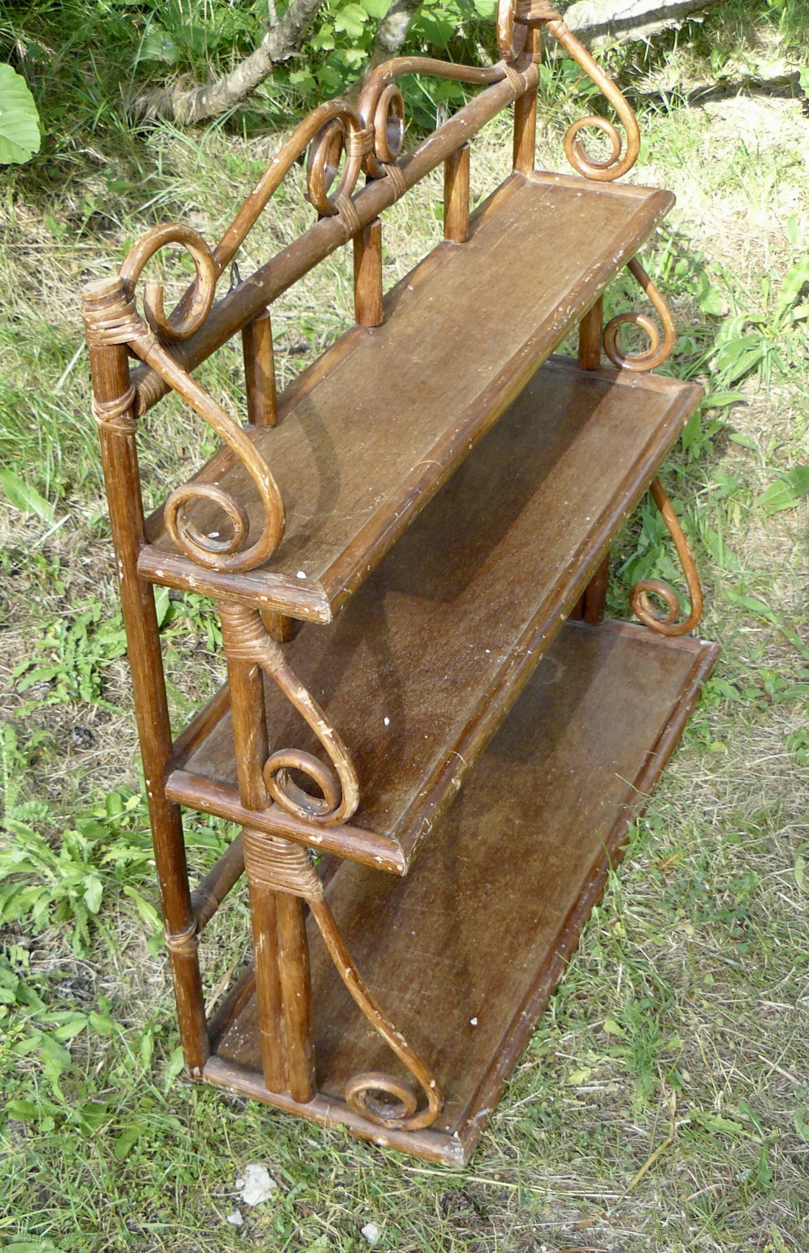 Étagère murale bambou et rotin vintage 1960