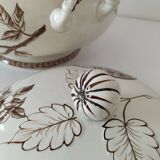 Soupière ancienne en terre de fer – décor "Marguerite", Grand Dépôt Paris