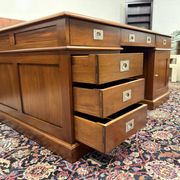 Large Classic English Chesterfield Desk Partnerdesk