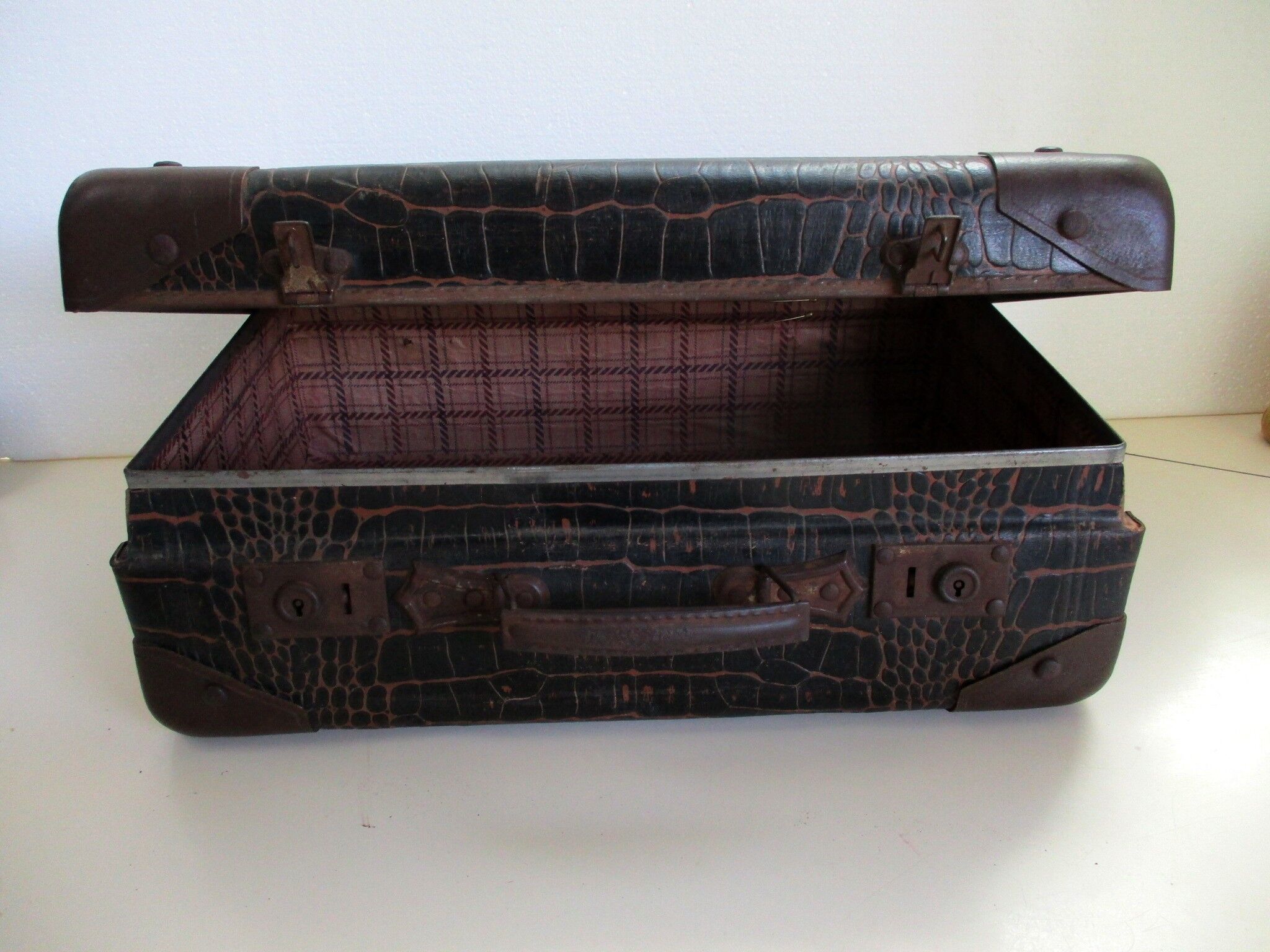 ANCIENNE VALISETTE EN Carton TBE EUR 15,00 - FR