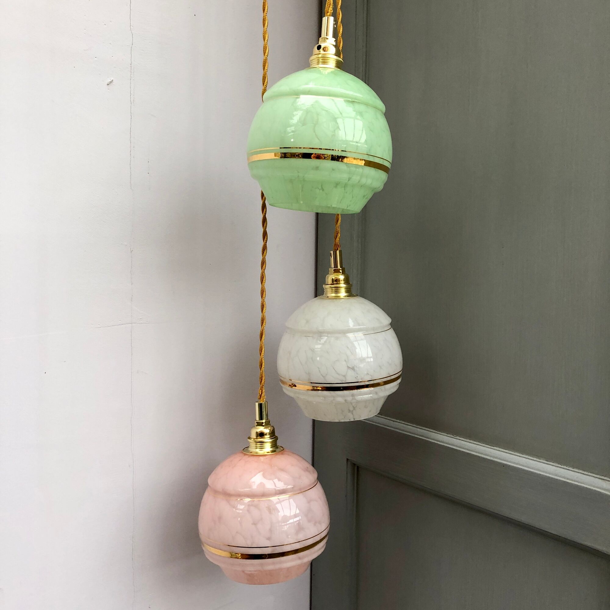 Suspension cascade three lights vintage globes in clichy glass pink white and green