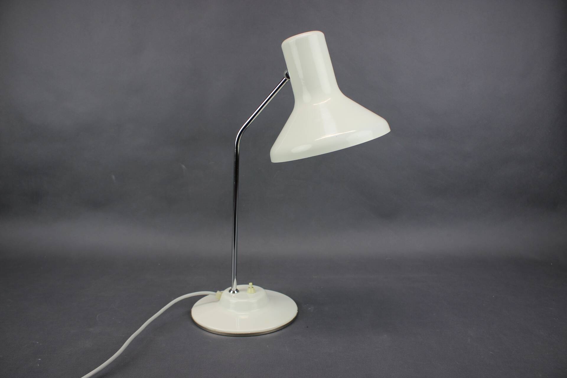 Lampe de bureau ajustable en métal blanc et chrome, datant des années 1970 et provenant de l'AGE (German Space/SPACE)