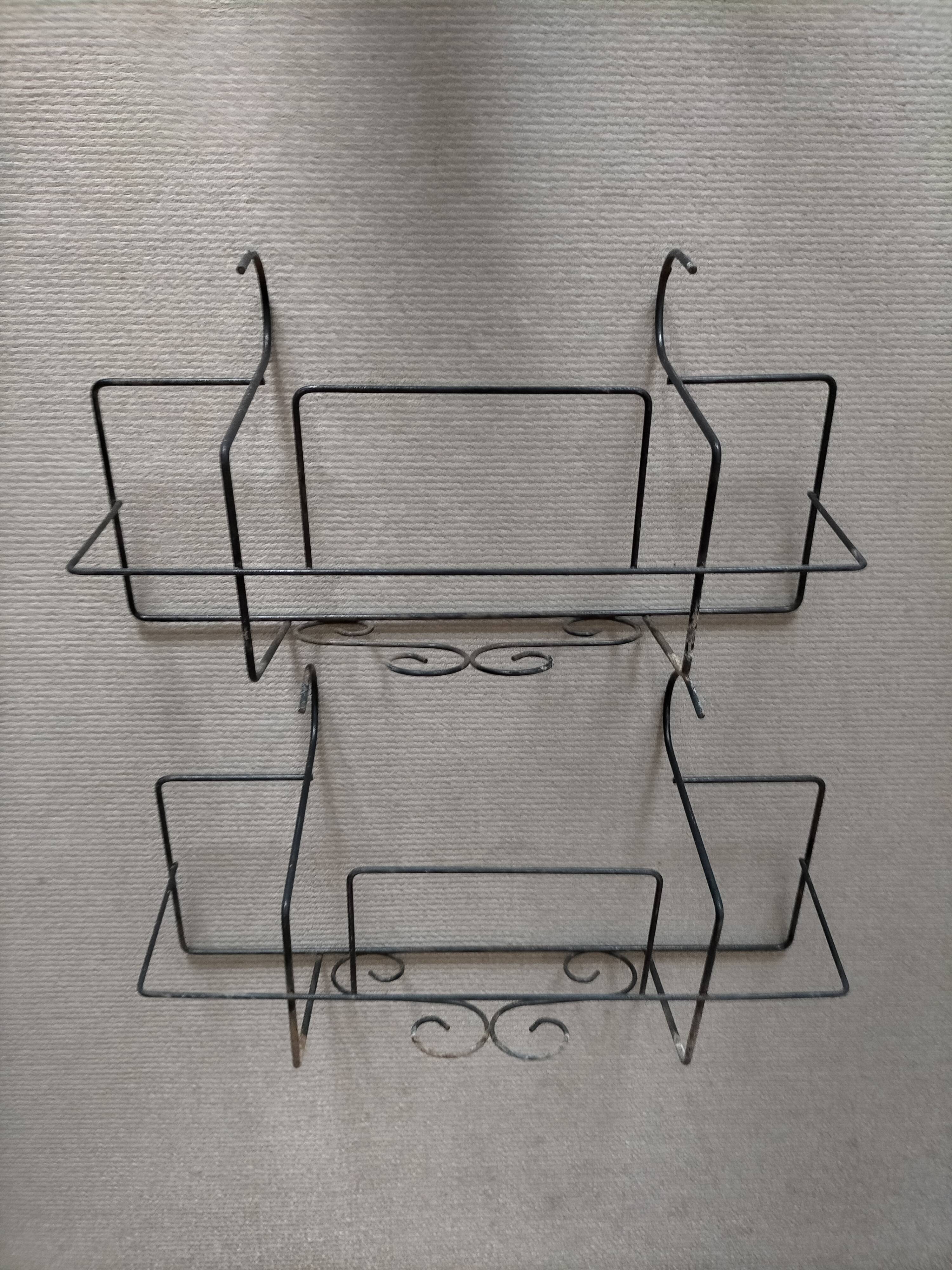 Set of two iron planters