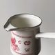 Turkish coffee maker - antique milk jug in white enamel Come Poupoule Genevière Lethu.