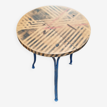 Industrial pedestal table