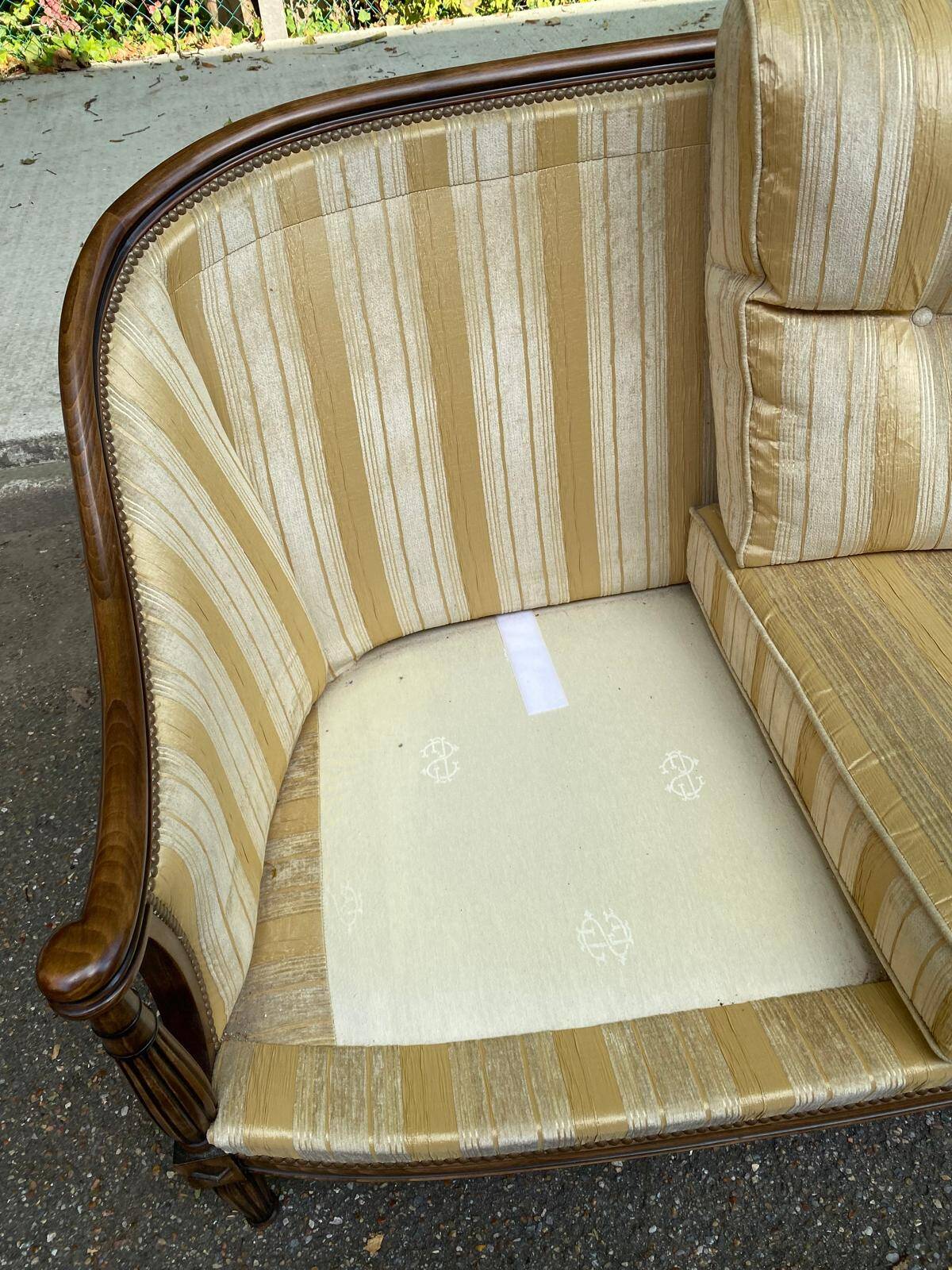 Louis XVI 2-seater sofa in golden beige fabric and curved solid wood