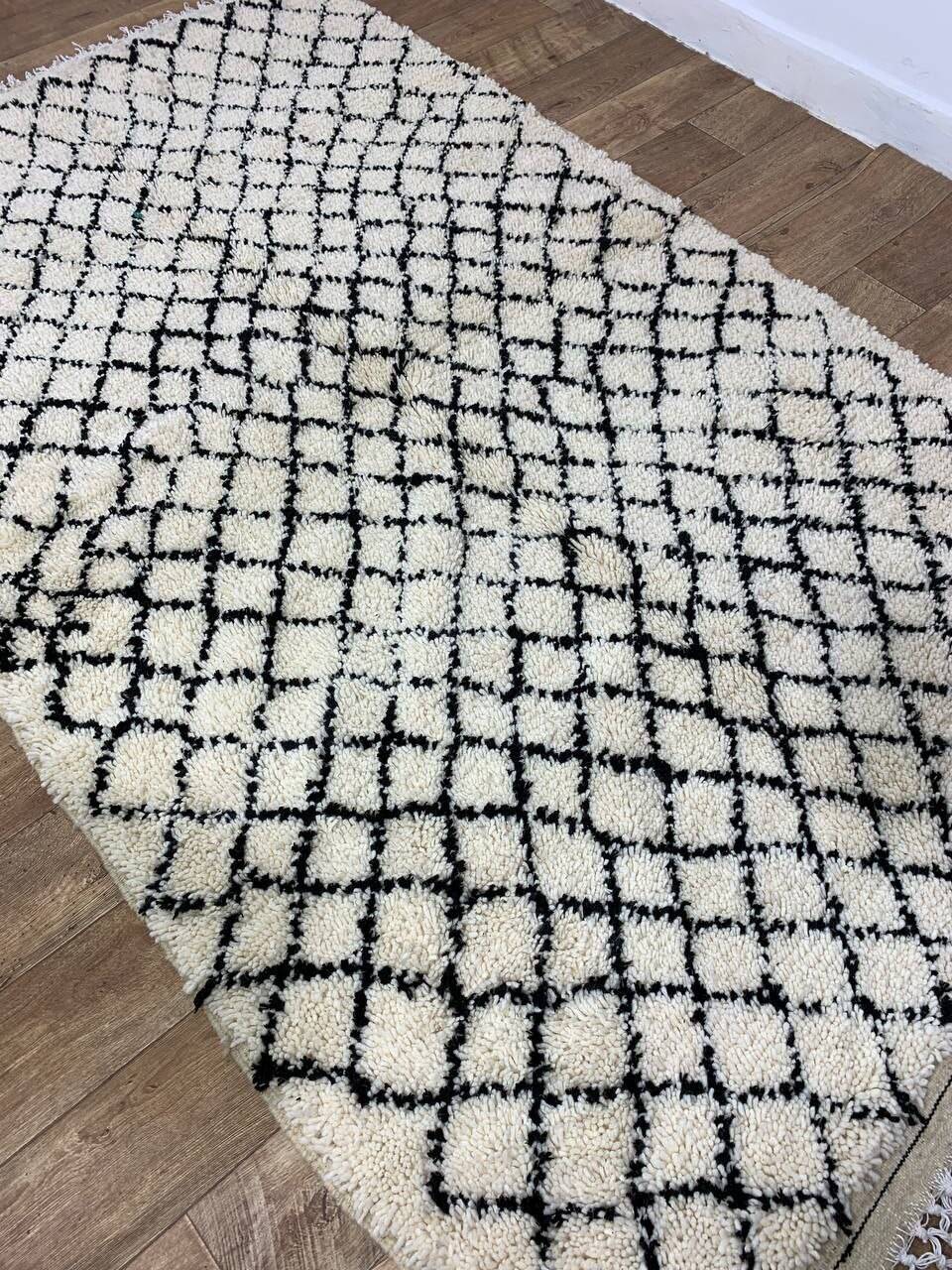 Handmade Moroccan Berber rug 260 x 156