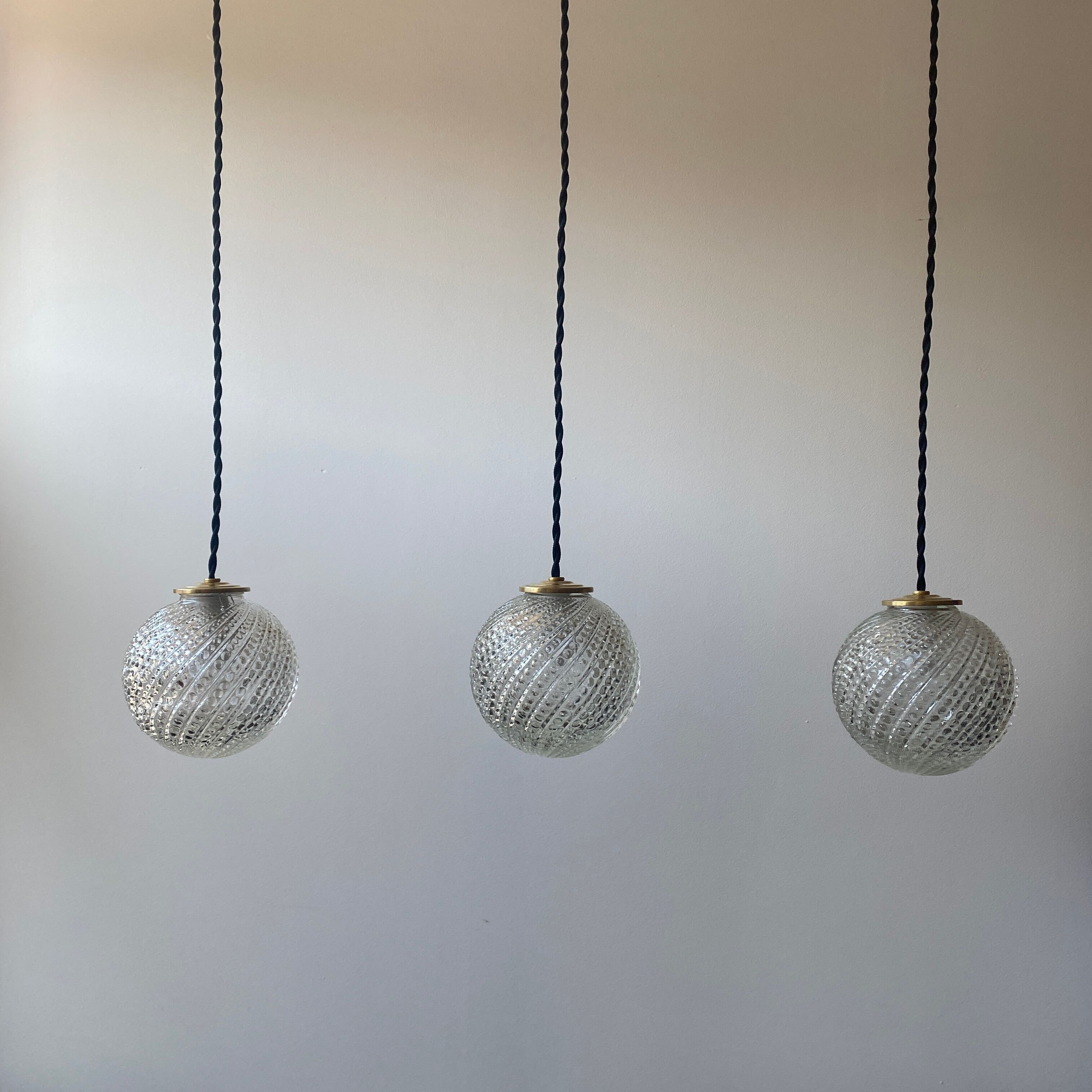Lot 3 vintage suspension lamps in molded glass